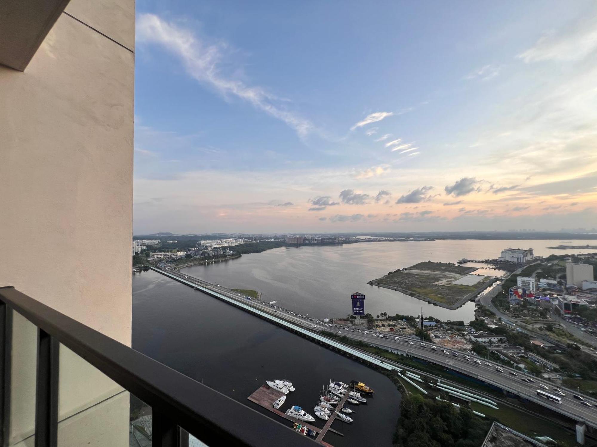 R&F Princess Cove View Residences By Wsd Джохор-Бару Экстерьер фото